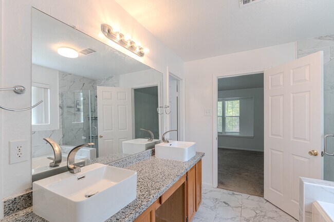 Building Photo - 34 E Trillium Cir