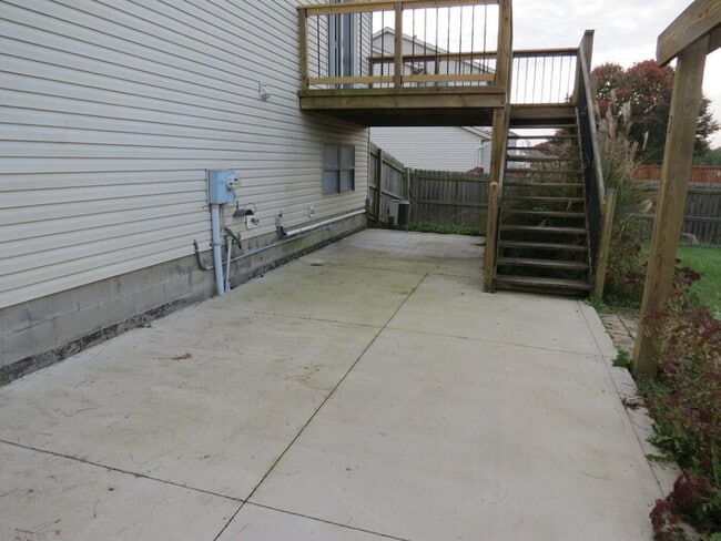 Building Photo - 35 Ashton Dr