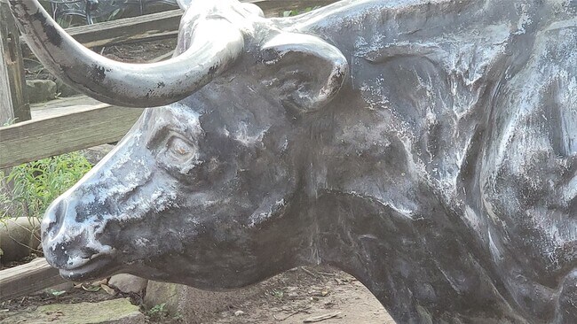 Building Photo - 9835 Willow Creek Commerce Dr