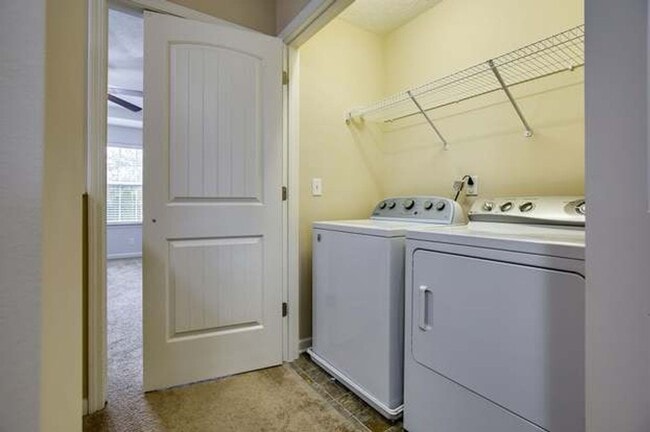 Building Photo - The Villas at Evergreen Farms / 3 Bedroom / 3 Bathroom / Fenced Patio / 1 car garage