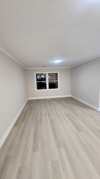 Building Photo - 731 Lake Ave