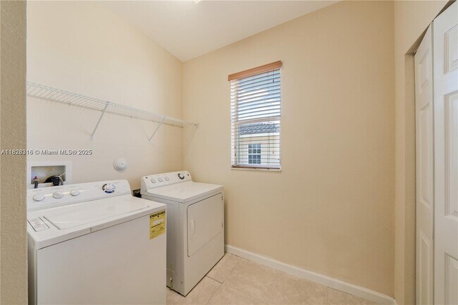 Building Photo - 16946 SW 90th Terrace