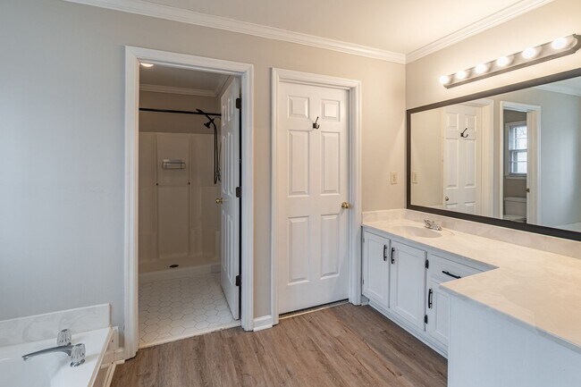 Building Photo - Welcome to this stunning 4-bedroom, 3-bathroom home located in the vibrant neighborhood of Kriste...