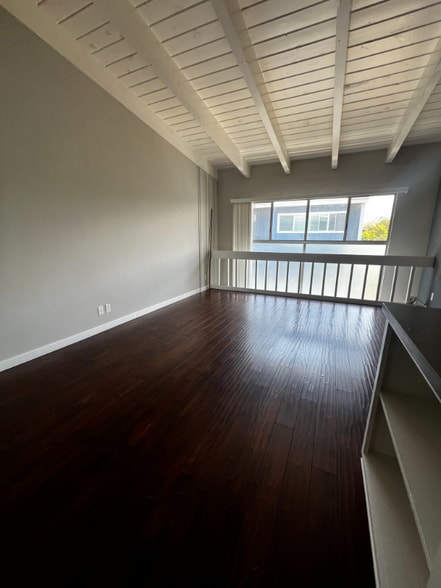 Building Photo - 4034 Emerald St
