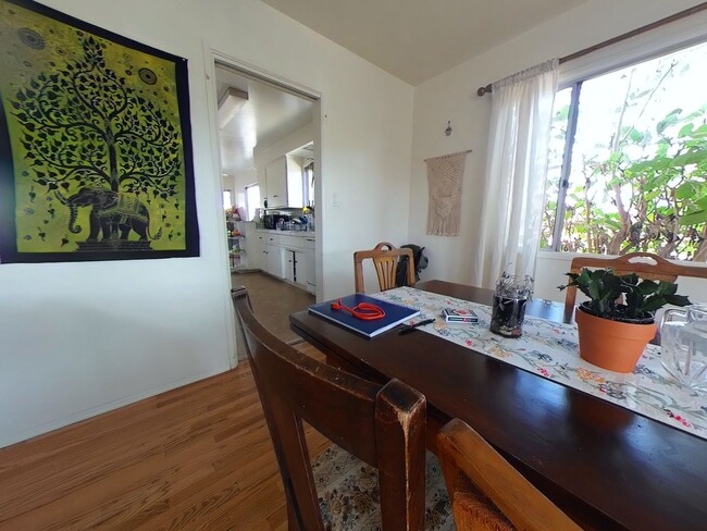 Building Photo - 4 Bedroom w/ POOL and Huge yard!