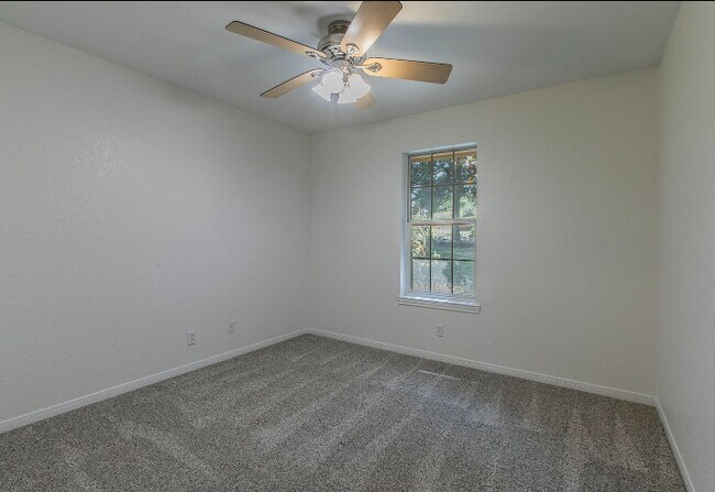 Building Photo - 3349 Eagle Point W Ave