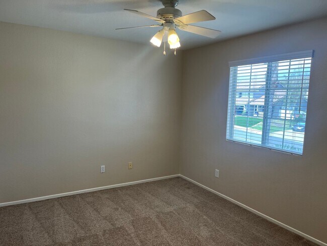 Building Photo - Murrieta 4 Bedroom