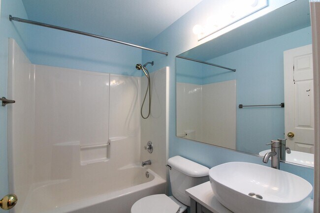 Building Photo - 3 Bed/2 bath Home in West Pasco