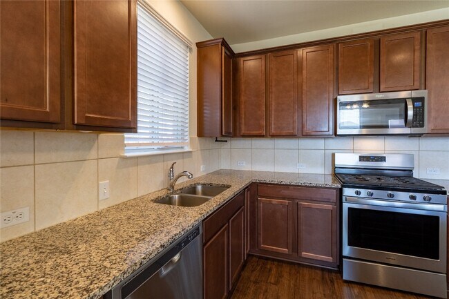 Building Photo - 11801 Jackson Fls Wy