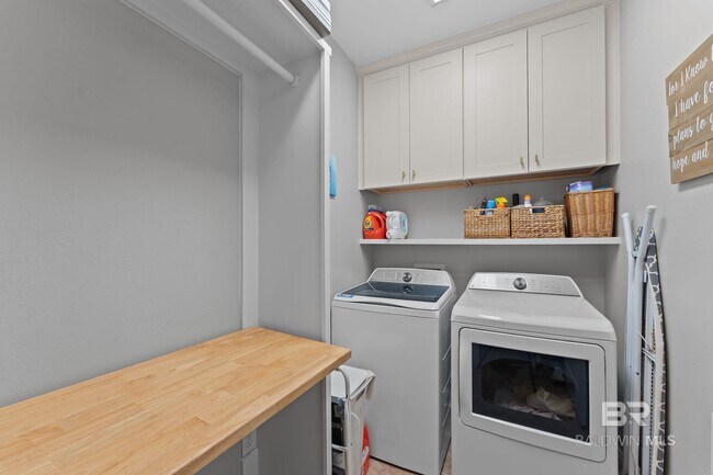 Building Photo - 620 Turquoise Dr