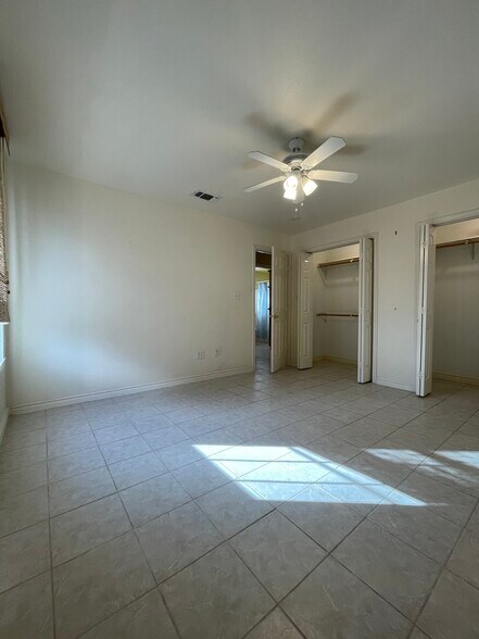 Building Photo - 594 FM 21