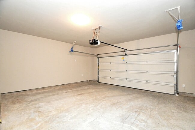 Building Photo - 4212 Lyons Fall Ln