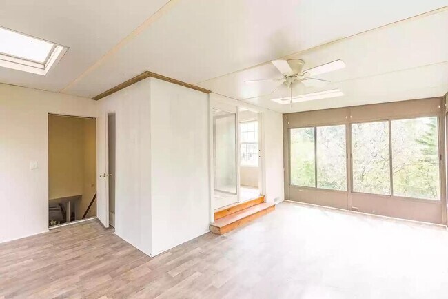 Building Photo - 2 bedroom 2 bathroom for rent!