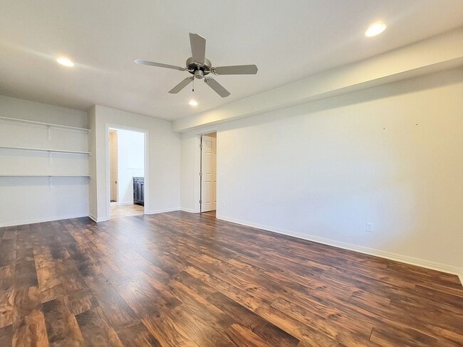 Building Photo - Spacious 4/BR 2.5/BA Two-Story Home with Fireplace & Huge Fenced Yard