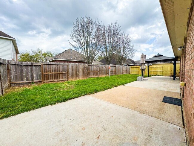 Building Photo - 2815 Town Gate Ct