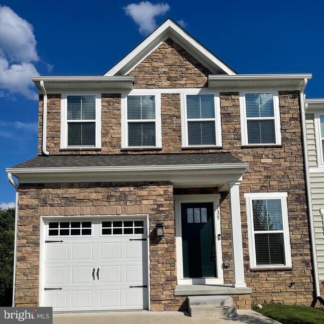 Building Photo - 735 Stonehouse Wy