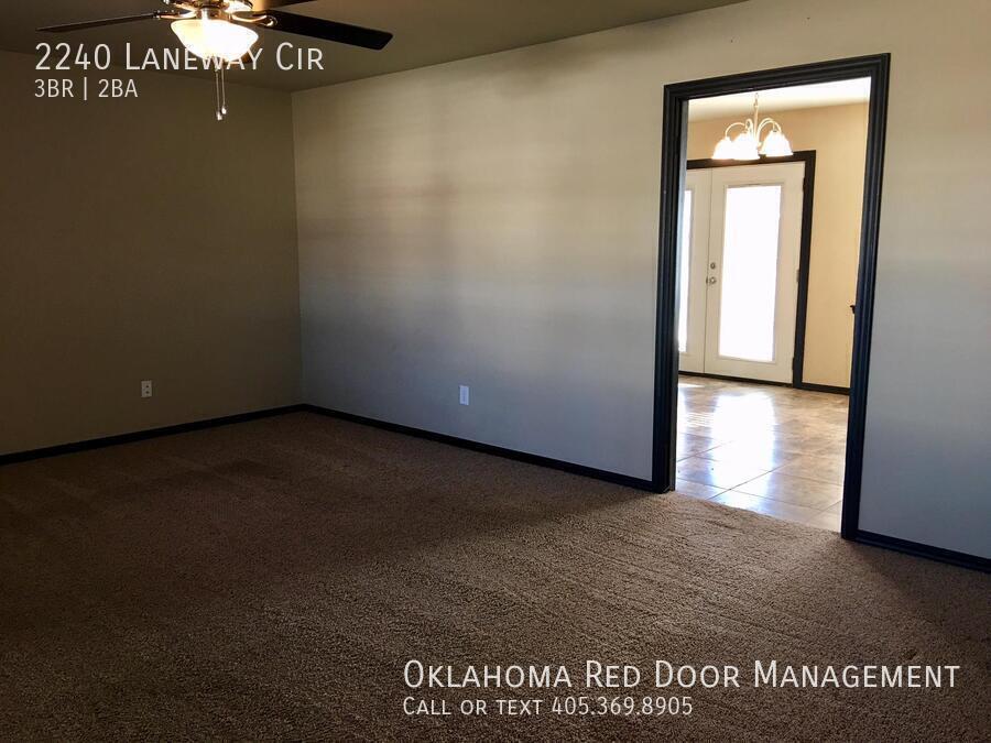 Building Photo - 2240 Laneway Cir