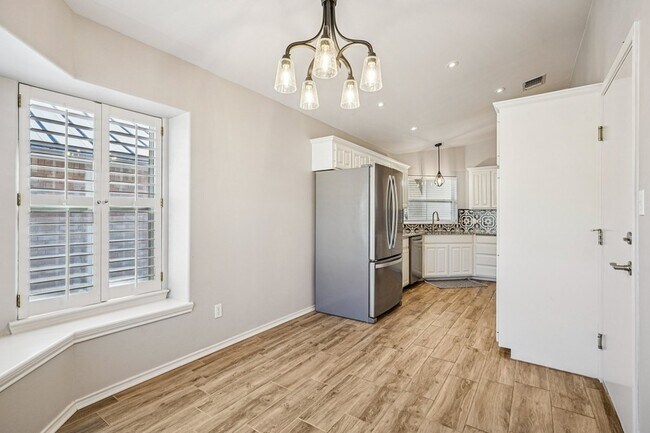 Building Photo - 127 Terrace Ln