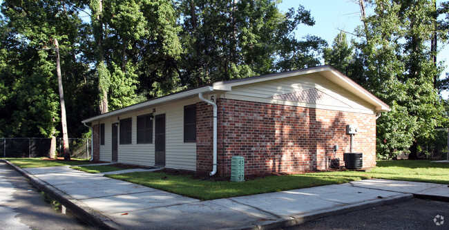 Building Photo - Forest Meadows West