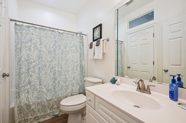 Building Photo - 8013 Surf Dr