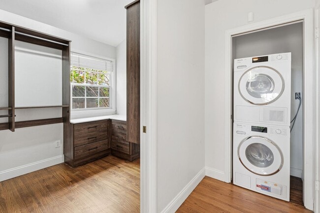 Building Photo - MISSION BAY 4-BED/3-BATH - 3 MIN WALK TO BAY