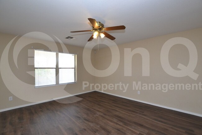 Building Photo - 699 E Springfield Pl