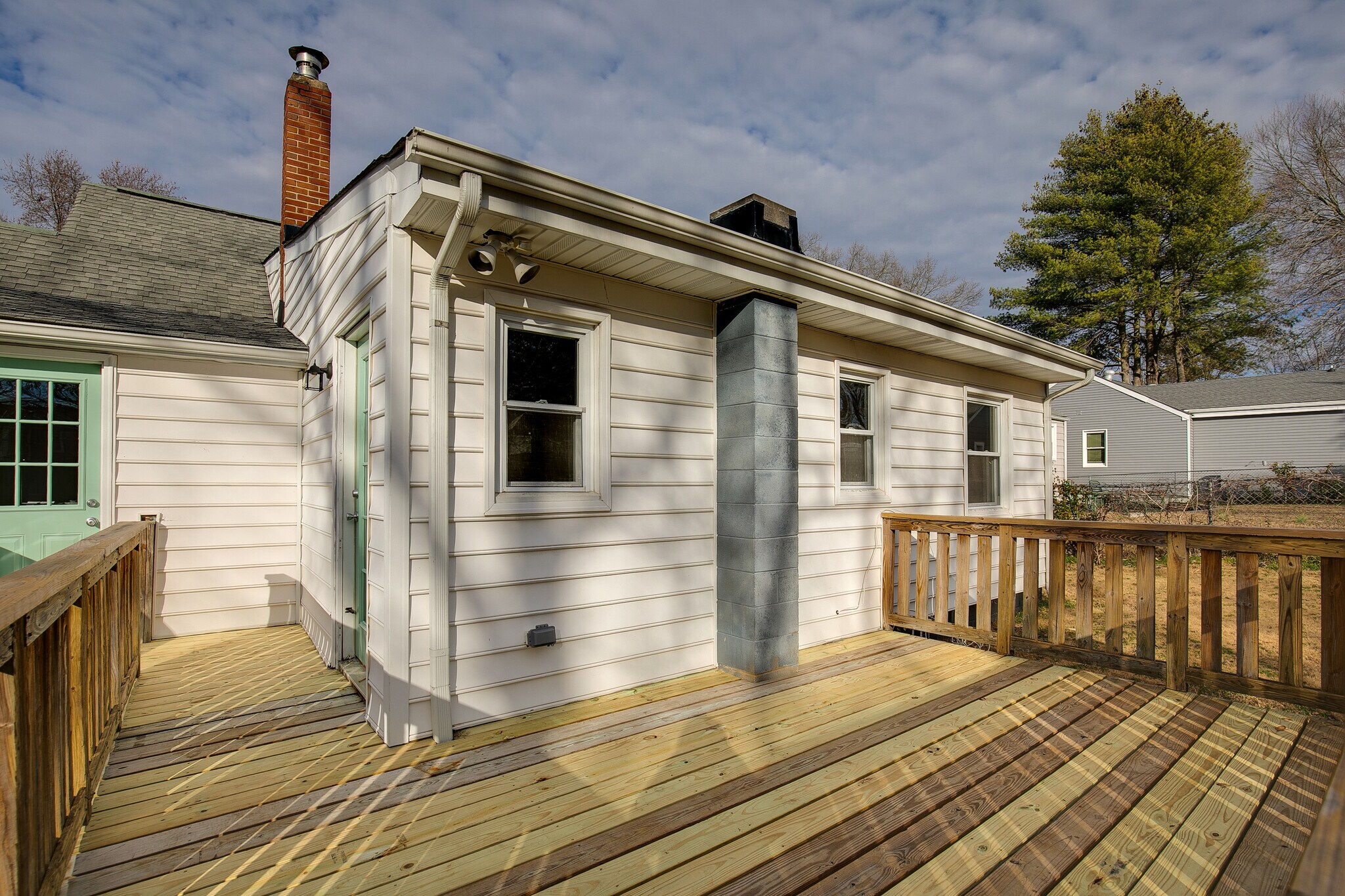 Building Photo - 2629 Dellrose Ave