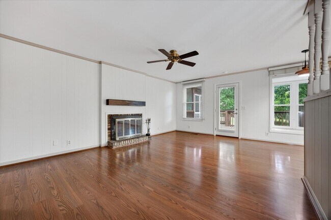 Building Photo - 717 Goodpasture Terrace