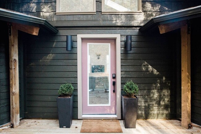 Building Photo - Secluded Furnished Rental-Asheville