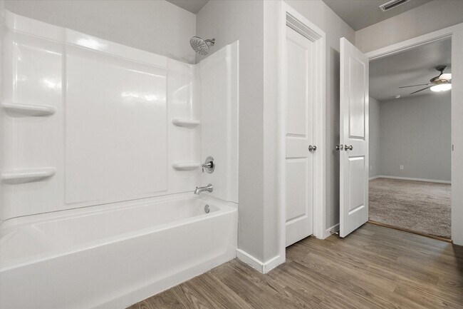 Building Photo - 14409 Avenue X