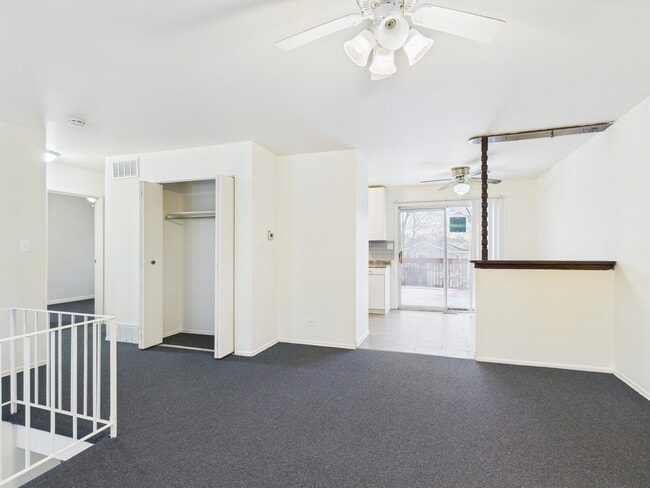 Building Photo - 17681 Country Club Ln