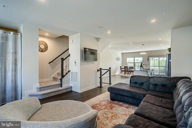 Building Photo - 74 Glory Maple Ln