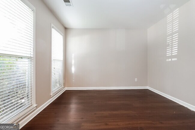 Building Photo - 2965 Lenora Springs Dr