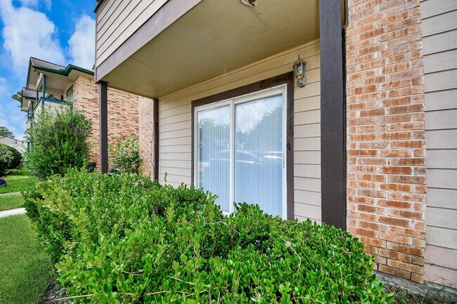 Building Photo - 13603 Ravensway Dr