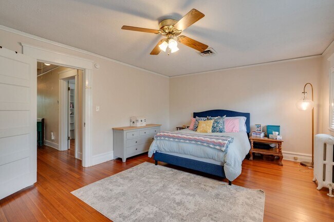 Building Photo - West Ghent