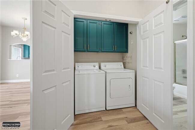 Building Photo - 315 Seine Way