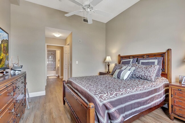 Building Photo - 616 Clearwater Park Rd