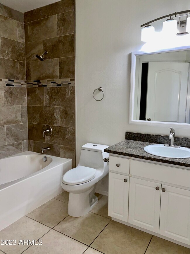 Building Photo - 1701 E Colter St