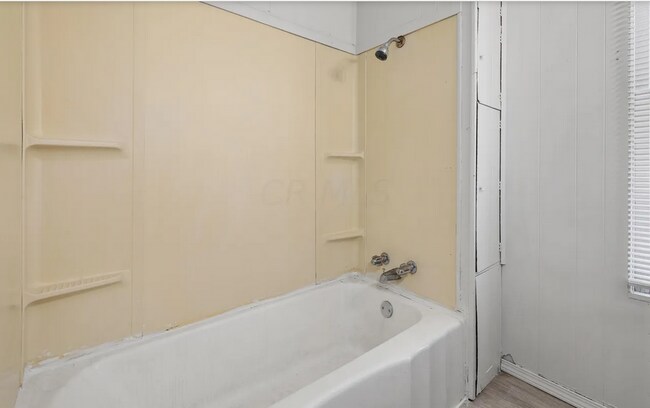 Building Photo - Marion - Triplex