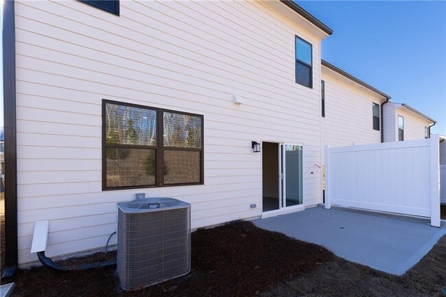 Building Photo - 7325 Mulberry St