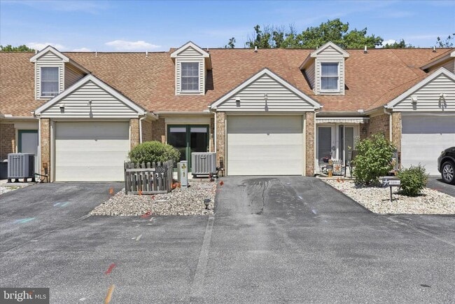 Building Photo - 1008 Orchard Dr