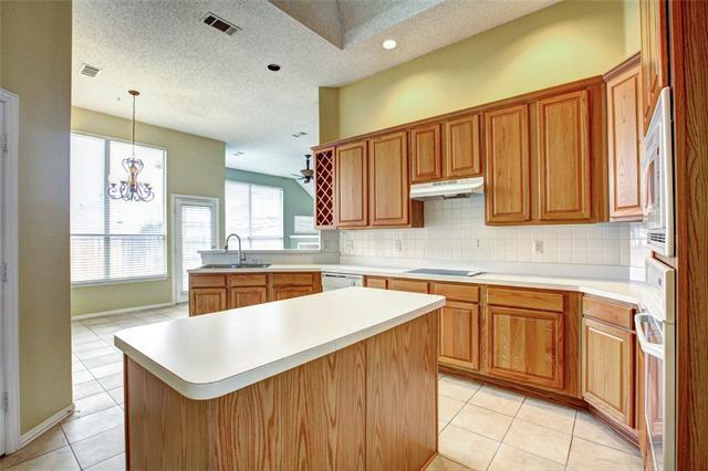 Building Photo - 2120 Los Rios Blvd