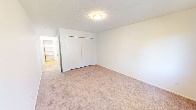 Building Photo - 159 Corbins Mill Dr