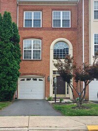 Building Photo - 13030 Park Crescent Cir