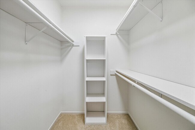 Building Photo - 357 N Post Oak Ln