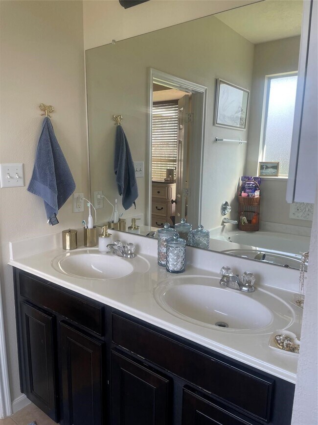 Building Photo - 4480 Gran Canary Dr