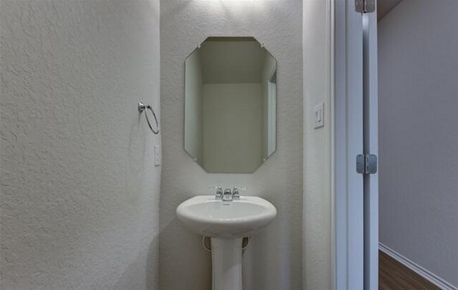 Building Photo - BEAUTIFUL NEW CONSTRUCTION IN HIDDENBROOKE