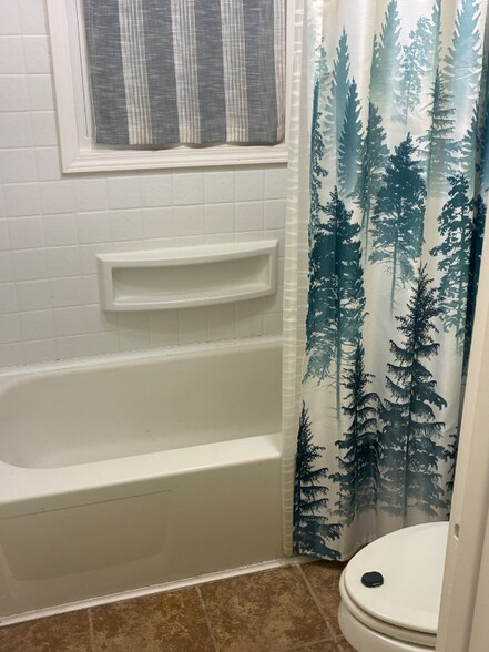 Building Photo - W649 Hillview Dr