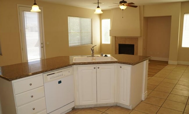 Building Photo - 518 Center Green Dr