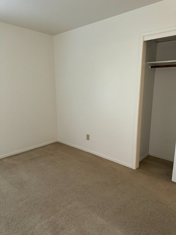 Building Photo - 284 W Lexington Ave